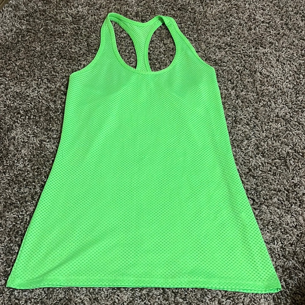 Athletic shirt